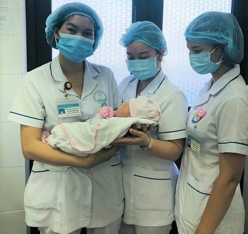 tin tuc doi song ngay 196 san phu tai nan chan thuong so nao em be song sot than ky1