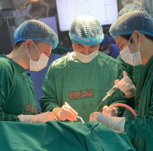 tin tuc doi song ngay 196 san phu tai nan chan thuong so nao em be song sot than ky2