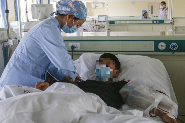 be 15 tuoi bi suy than nghiem trong ba noi hoi han vi thuong cho chau an hai mon quen thuoc1