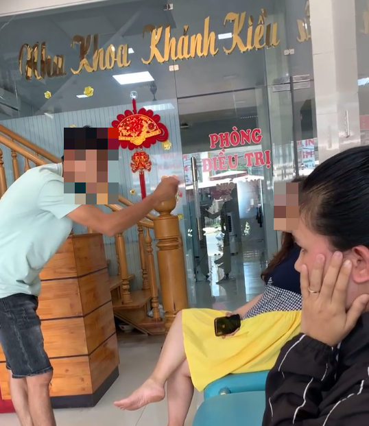 dak lak lam ro vu chu phong kham nha khoa tat khach hang1 dak lak lam ro vu chu phong kham nha khoa tat khach hang1