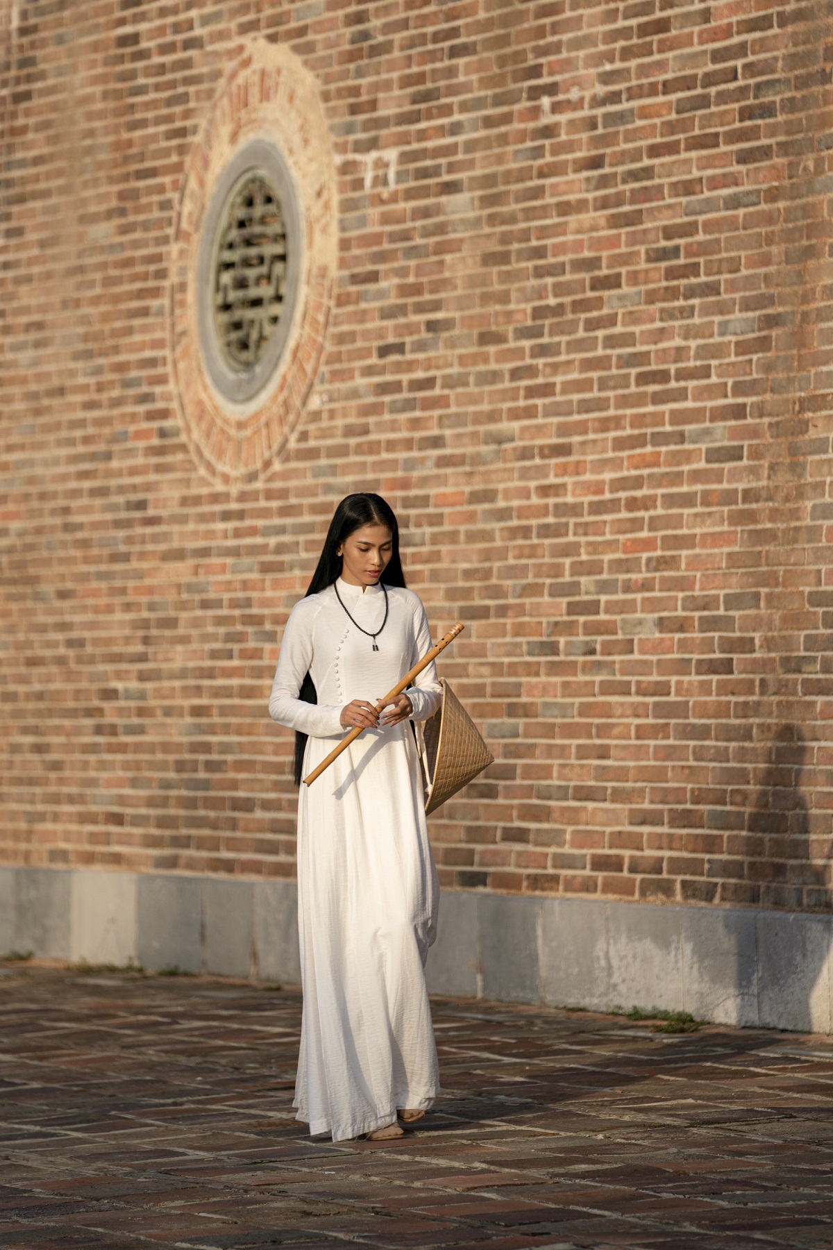 truong thi may dien ao dai trang khoe ve dep dam tham tai kinh thanh hue1 truong thi may dien ao dai trang khoe ve dep dam tham tai kinh thanh hue1