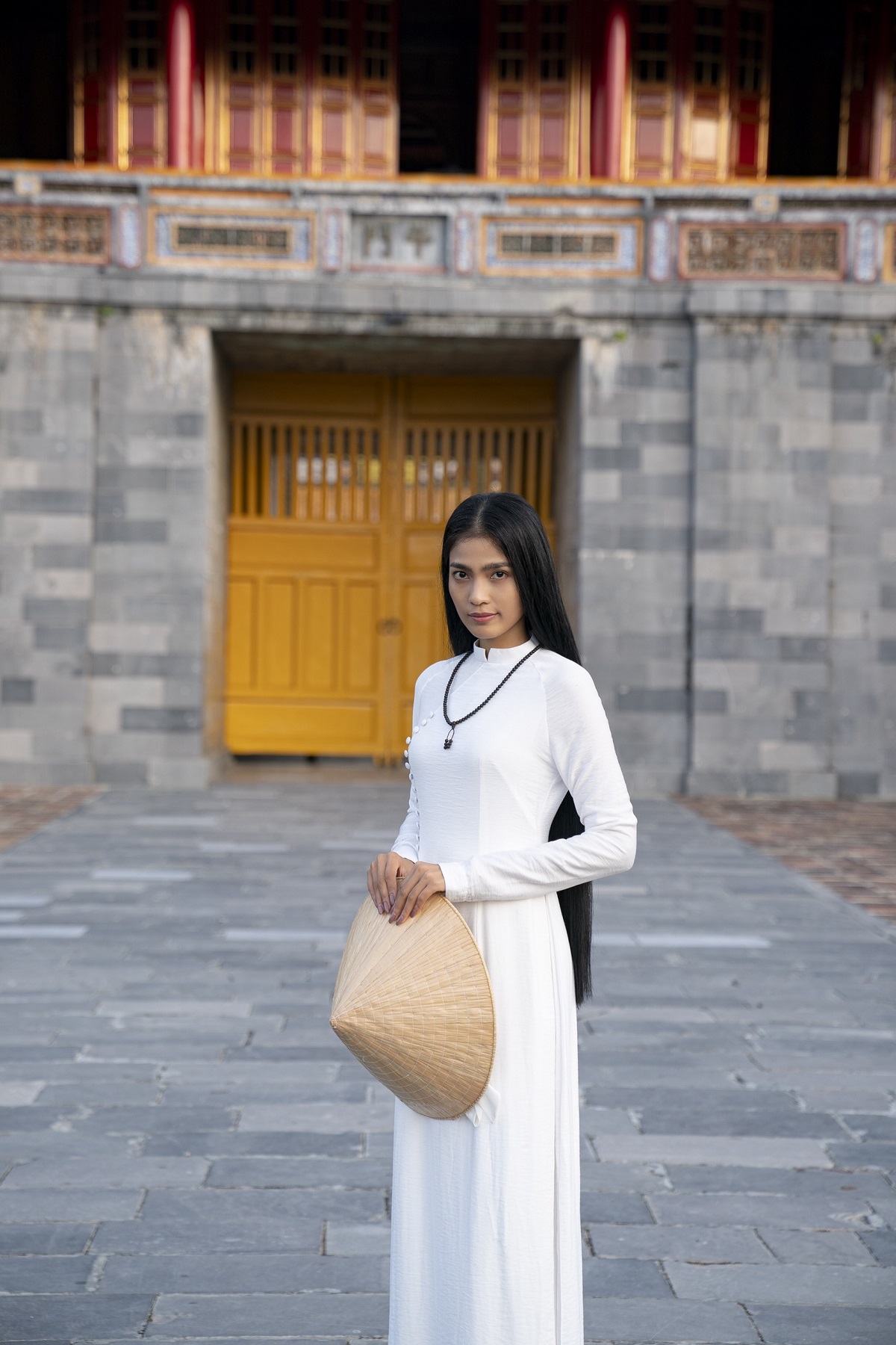 truong thi may dien ao dai trang khoe ve dep dam tham tai kinh thanh hue5 truong thi may dien ao dai trang khoe ve dep dam tham tai kinh thanh hue5