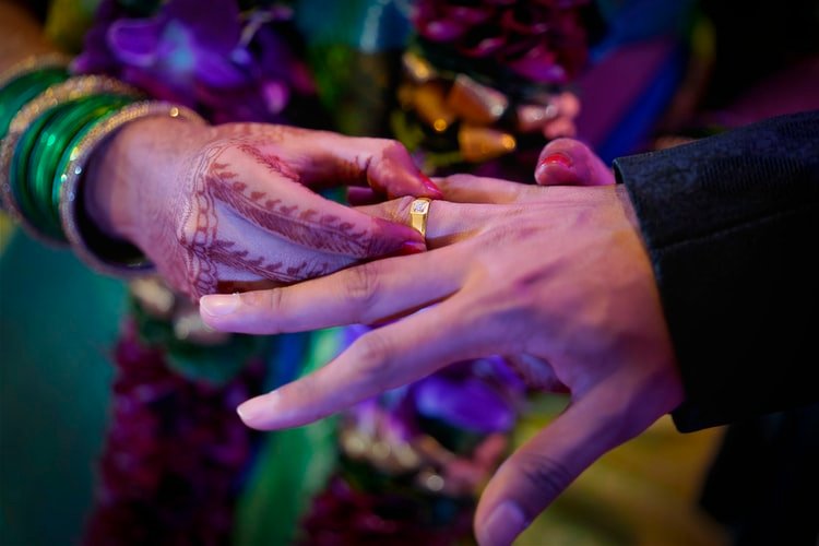 nguoi dan ong dua vo moi cuoi di kham phat hien bi mat gay soc lien kien ca nha co ra toa nguoi dan ong dua vo moi cuoi di kham phat hien bi mat gay soc lien kien ca nha co ra toa
