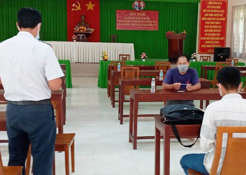 tung tin sai ve khau phan an o khu cach ly nguoi dan ong bi phat 5 trieu dong tung tin sai ve khau phan an o khu cach ly nguoi dan ong bi phat 5 trieu dong