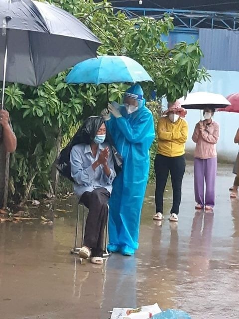 xuc dong loi tam su cua chien binh ao xanh nho tuoi nhat doi phun khu khuan o tphcm5 xuc dong loi tam su cua chien binh ao xanh nho tuoi nhat doi phun khu khuan o tphcm5