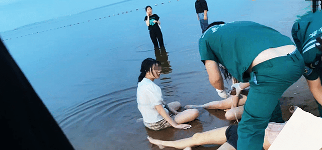 chang trai qua doi vi xa than cuu nguoi thai do cua cac nan nhan khien du luan day song chang trai qua doi vi xa than cuu nguoi thai do cua cac nan nhan khien du luan day song