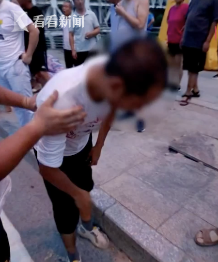 nguoi phu nu phat hien bi quay len khi di ve sinh lap tuc lam mot viec khien ke xau bo hoi tai nguoi phu nu phat hien bi quay len khi di ve sinh lap tuc lam mot viec khien ke xau bo hoi tai
