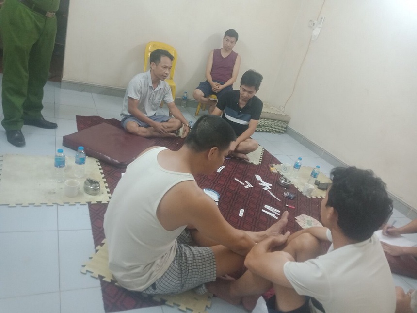 khoi to 7 nguoi tu tap danh bac giua luc dich tai ha noi khoi to 7 nguoi tu tap danh bac giua luc dich tai ha noi