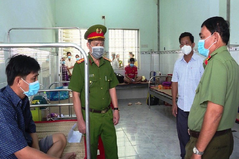 tam giu hinh su nguoi dam trong thuong 2 cong an trong khu cach ly o bac lieu tam giu hinh su nguoi dam trong thuong 2 cong an trong khu cach ly o bac lieu