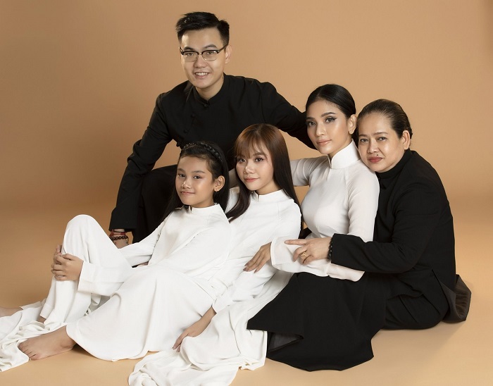 truong thi may khoe anh cung hai nguoi phu nu quan trong nhat cuoc doi nhan dip 20 101 truong thi may khoe anh cung hai nguoi phu nu quan trong nhat cuoc doi nhan dip 20 101