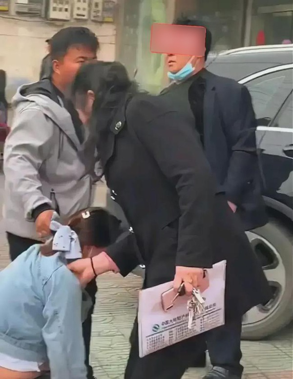 ong chu gian diu voi chau dau bi phat hien con to thai do kho tin khien ai nay gian tim mat1 ong chu gian diu voi chau dau bi phat hien con to thai do kho tin khien ai nay gian tim mat1