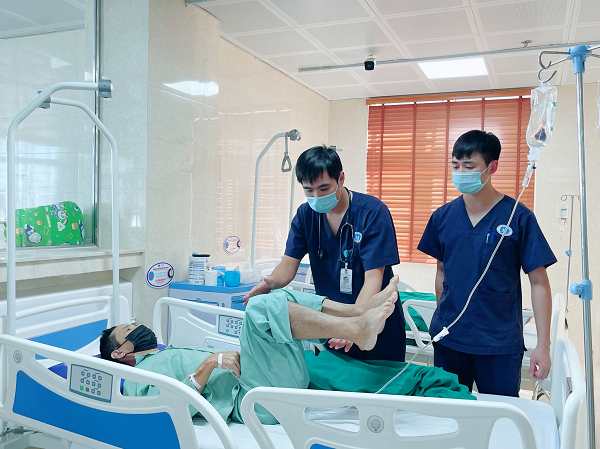 tin tuc doi song ngay 1711 cuu song benh nhan 56 tuoi vo tui phinh mach nao