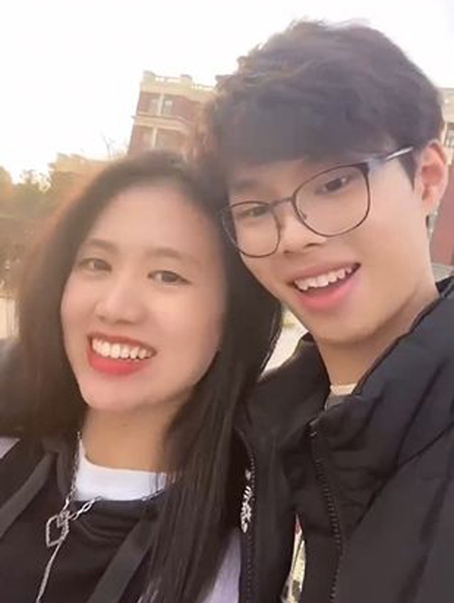 anh chang chuan bi man cau hon hoanh trang su nhan lan phut cuoi gay bao cong dong mang1 anh chang chuan bi man cau hon hoanh trang su nhan lan phut cuoi gay bao cong dong mang1