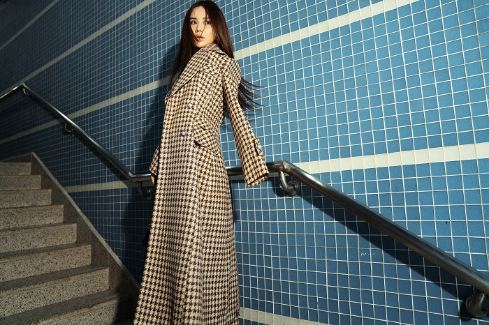 phan minh huyen hoa nu tong tai sang chanh va nong bong trong bo anh moi1