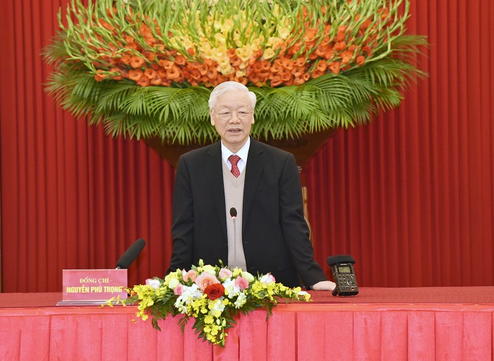 tong bi thu trao quyet dinh nghi che do cho 6 uy vien bo chinh tri khoa xii khong tai cu khoa xiii