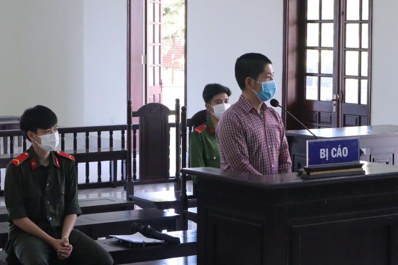 gian doi chiem doat gan 2 ty dong cua cong ty nam nhan vien linh an 12 nam tu gian doi chiem doat gan 2 ty dong cua cong ty nam nhan vien linh an 12 nam tu