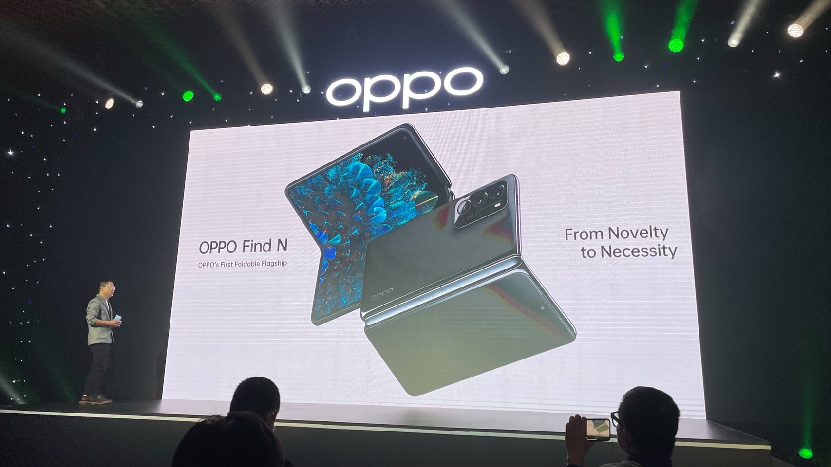 tin tuc cong nghe moi nong nhat hom nay 1612 oppo ra mat smartphone man hinh gap dau tay1 tin tuc cong nghe moi nong nhat hom nay 1612 oppo ra mat smartphone man hinh gap dau tay1