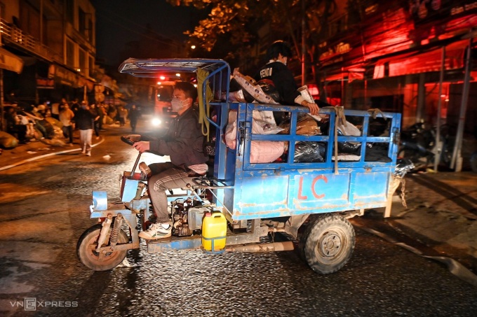 chay lon o kho chua vai canh cho ninh hiep tieu thuong voi va di chuyen hang hoa2 chay lon o kho chua vai canh cho ninh hiep tieu thuong voi va di chuyen hang hoa2