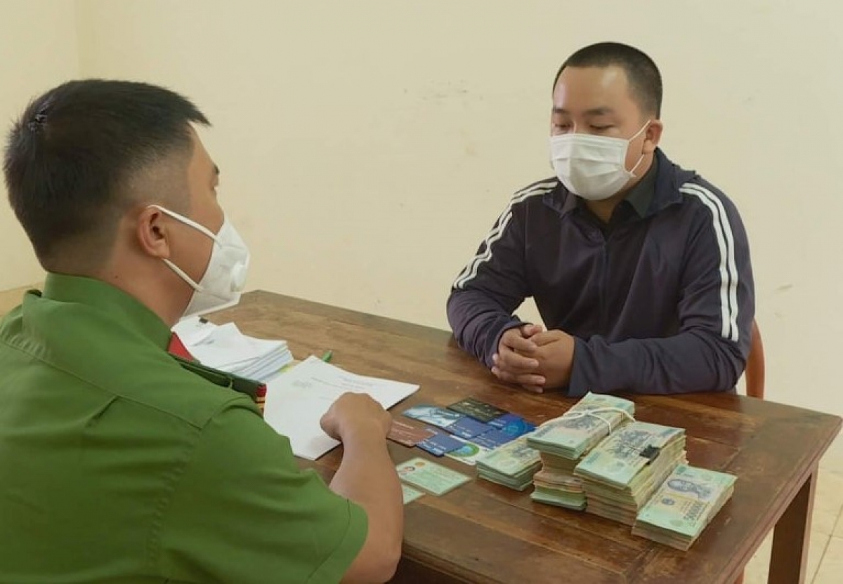 bat doi tuong chiem dung hon 400 tai khoan facebook lua dao hon 10 ty dong bat doi tuong chiem dung hon 400 tai khoan facebook lua dao hon 10 ty dong