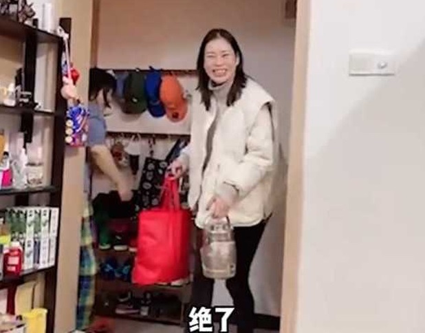 nguoi phu nu di hon 30km den nha vo cu cua chong hanh dong sau do gay ngo ngang nguoi phu nu di hon 30km den nha vo cu cua chong hanh dong sau do gay ngo ngang