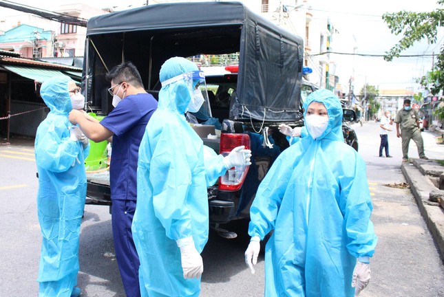 tphcm khan cap tim nguoi lien quan den chung 3 ca omicron cong dong