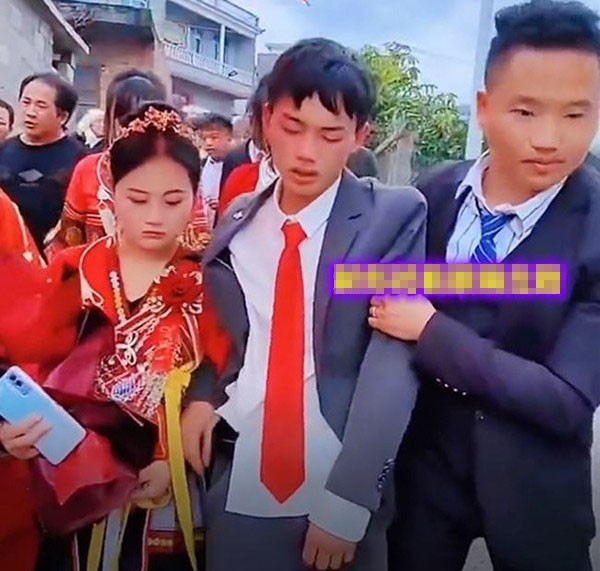 chu re suy sup nuoc mat nhu mua trong ngay trong dai bat ngo voi thai do cua co dau chu re suy sup nuoc mat nhu mua trong ngay trong dai bat ngo voi thai do cua co dau