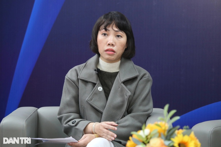 vu be 3 tuoi bi gam 9 dinh vao dau he lo cuoc dien thoai cau cuu cua ong noi1 vu be 3 tuoi bi gam 9 dinh vao dau he lo cuoc dien thoai cau cuu cua ong noi1