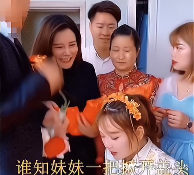 co dau tat em chong dau dieng truoc mat khach phan ung cua me chong gay tranh cai co dau tat em chong dau dieng truoc mat khach phan ung cua me chong gay tranh cai