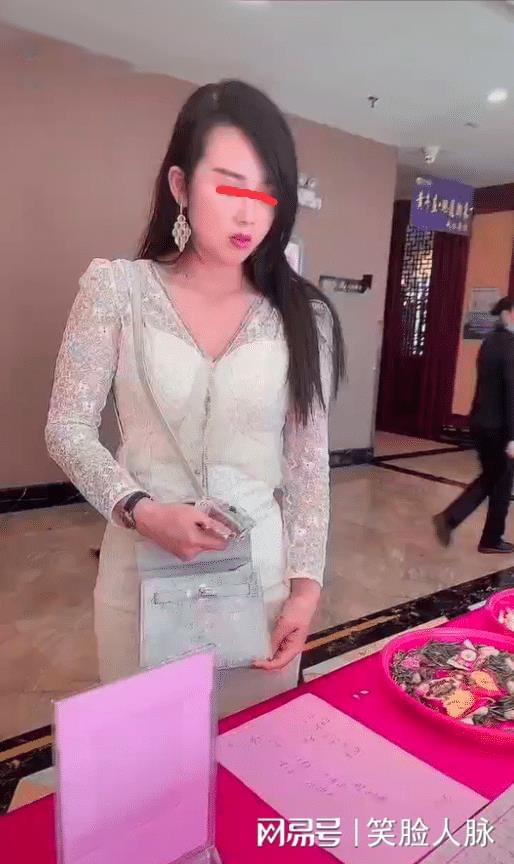 co gai dang an co thi nhan ra khong quen co dau chu re cach xu ly gay bat ngo1 co gai dang an co thi nhan ra khong quen co dau chu re cach xu ly gay bat ngo1