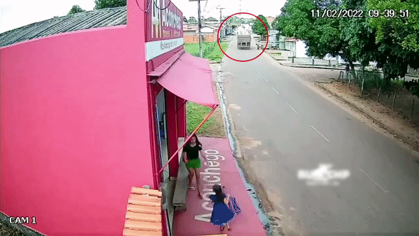tin tuc doi song ngay 182 nhan vien sieu thi giam ca giay vao tu dong chua thuc pham2 tin tuc doi song ngay 182 nhan vien sieu thi giam ca giay vao tu dong chua thuc pham2