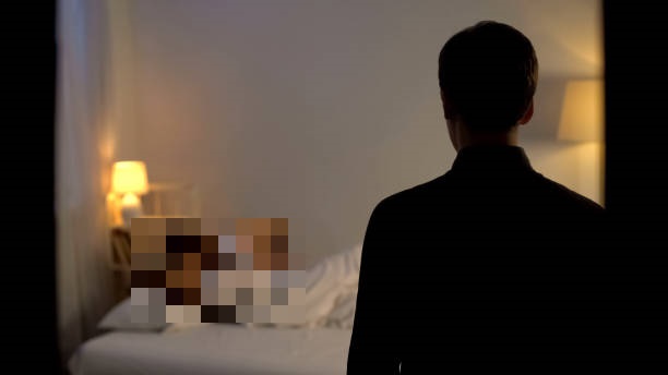 chong xem dinh vi phat hien vo o nha nghi am tham dieu tra thi biet bi mat dong troi11 chong xem dinh vi phat hien vo o nha nghi am tham dieu tra thi biet bi mat dong troi11