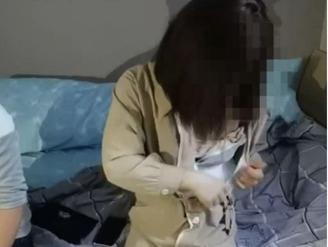 nguoi dan ong hi hung vao khach san voi my nu soc tan oc khi co nang coi do nguoi dan ong hi hung vao khach san voi my nu soc tan oc khi co nang coi do