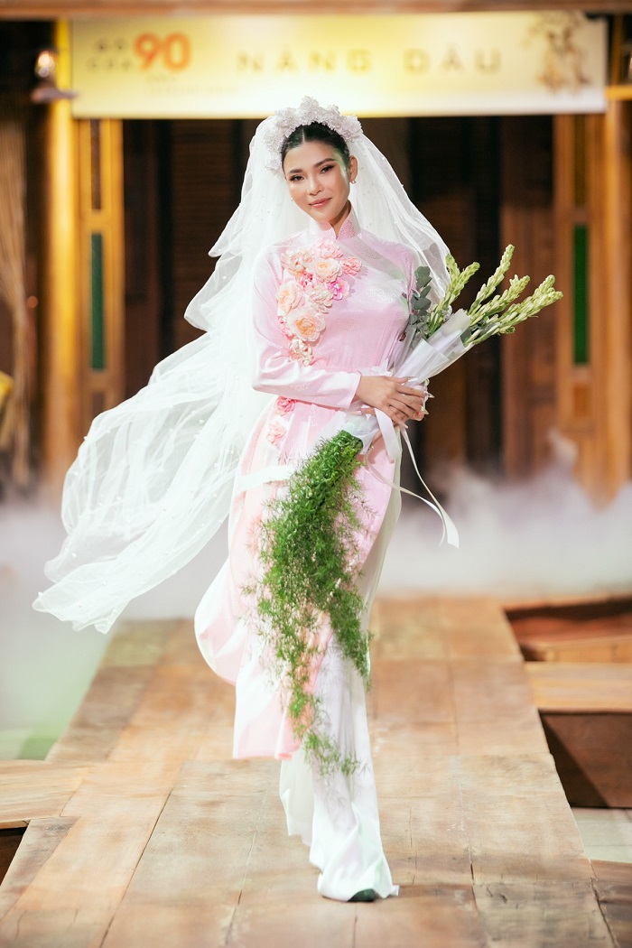 thuy diem tro lai san catwalk hoa co dau xinh dep trong show thoi trang dinh van tho thuy diem tro lai san catwalk hoa co dau xinh dep trong show thoi trang dinh van tho