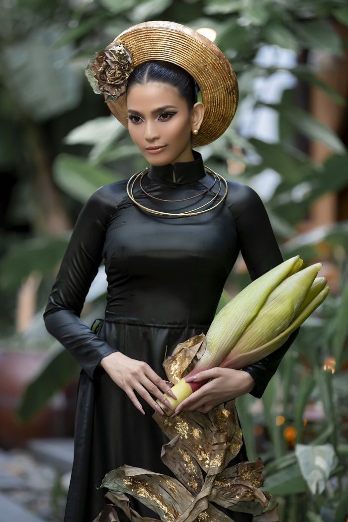 truong thi may mac ao dai vai lanh my a mo man show thoi trang dinh van tho3 truong thi may mac ao dai vai lanh my a mo man show thoi trang dinh van tho3