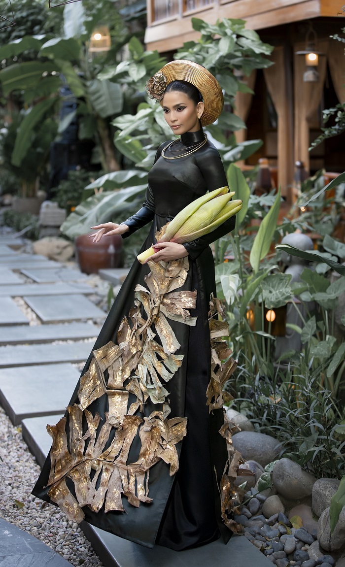 truong thi may mac ao dai vai lanh my a mo man show thoi trang dinh van tho4 truong thi may mac ao dai vai lanh my a mo man show thoi trang dinh van tho4