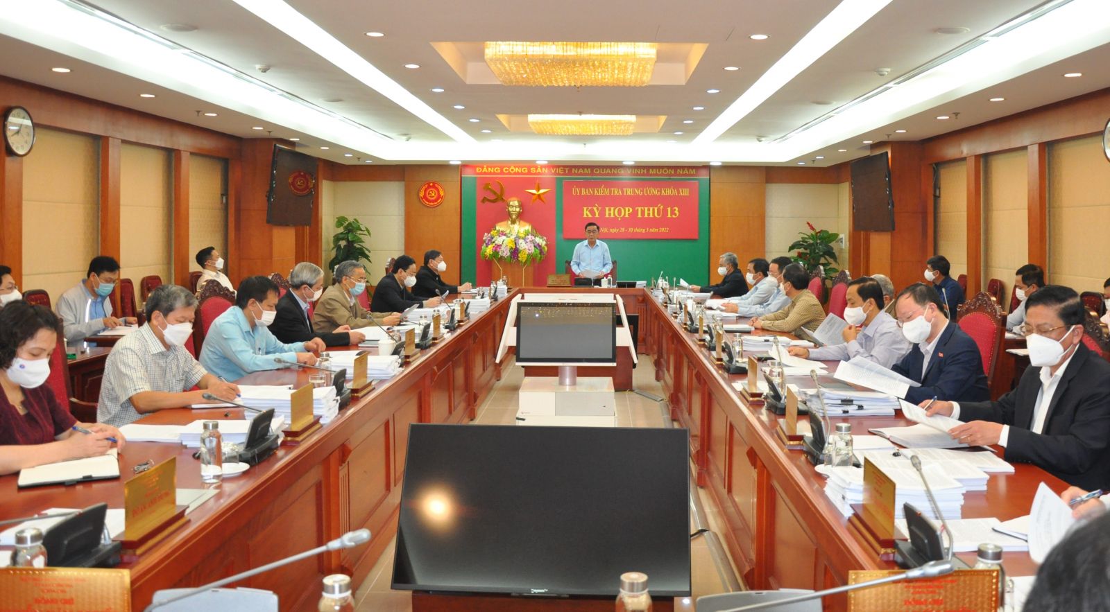 xem xet ky luat nhieu lanh dao uy ban chung khoan nha nuoc va cuc dieu tra chong buon lau xem xet ky luat nhieu lanh dao uy ban chung khoan nha nuoc va cuc dieu tra chong buon lau