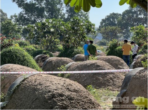 phat hien thi the thanh nien nam dua lung vao mo o binh duong nghi bi sat hai1 phat hien thi the thanh nien nam dua lung vao mo o binh duong nghi bi sat hai1