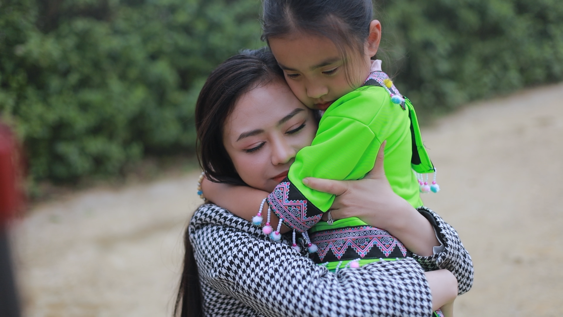luong hai yen gay xuc dong voi mv ve nhung em nho vugng cao co hoan canh dac biet1