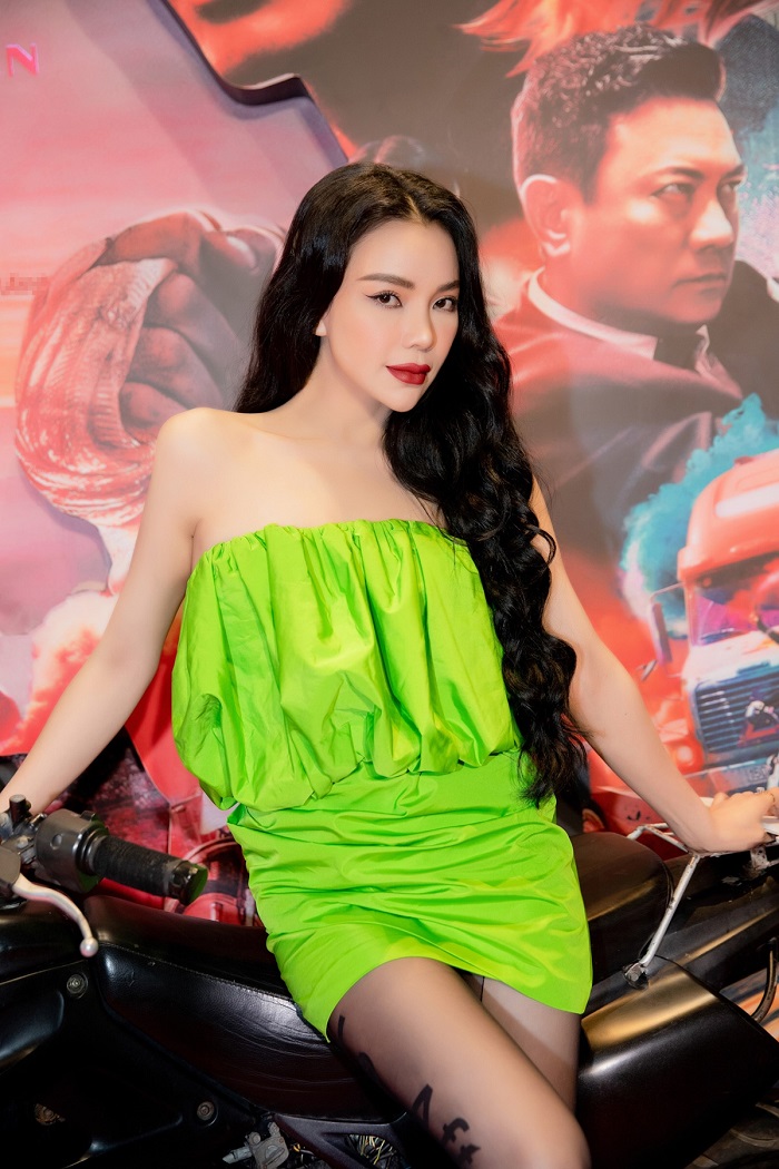 tra ngoc hang rang ro ben nguoi tinh tin don ngoc tinh2