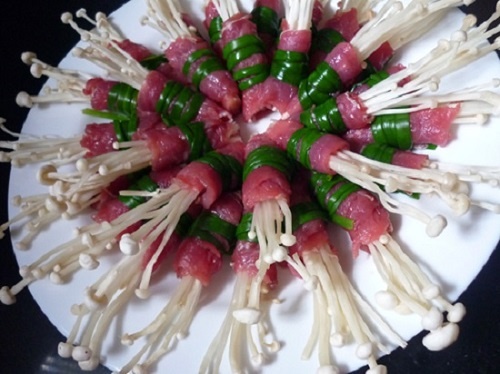 mach chi em cach lam canh thit bo cuon nau nam kim cham ngon het nac