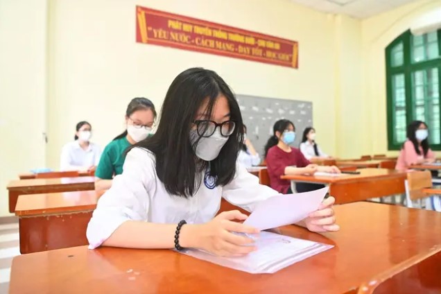 can canh gan 107000 thi sinh ha noi lam thu tuc du thi vao lop 102
