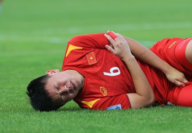 cau thu u23 viet nam bi gay xuong suon phai roi san co it nhat nua thang cau thu u23 viet nam bi gay xuong suon phai roi san co it nhat nua thang