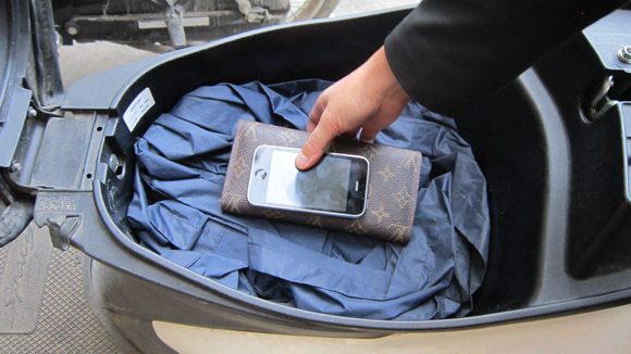 thoi tiet nang nong tuyet doi khong de 8 thu nay trong cop xe keo ruoc hoa vao than