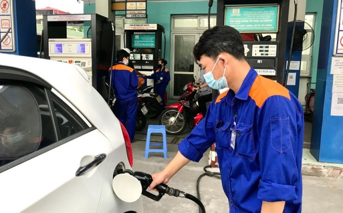 bo tai chinh de xuat giam 10 thue nhap khau uu dai xang