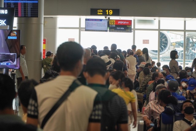 san bay tan son nhat chat kin hanh khach nhung ngay cuoi tuan4 san bay tan son nhat chat kin hanh khach nhung ngay cuoi tuan4