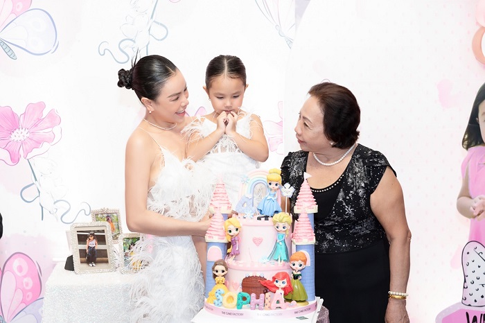 tra ngoc hang tu tay trang tri khong gian tiec sinh nhat cho con gai 4 tuoi tra ngoc hang tu tay trang tri khong gian tiec sinh nhat cho con gai 4 tuoi