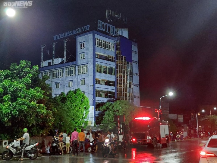 nha 6 tang phia sau khach san o hai phong bi do sap hoan toan nha 6 tang phia sau khach san o hai phong bi do sap hoan toan