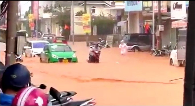 da lat ngap nang sau tran mua lon keo dai hon 1 tieng chieu ngay 19 da lat ngap nang sau tran mua lon keo dai hon 1 tieng chieu ngay 19