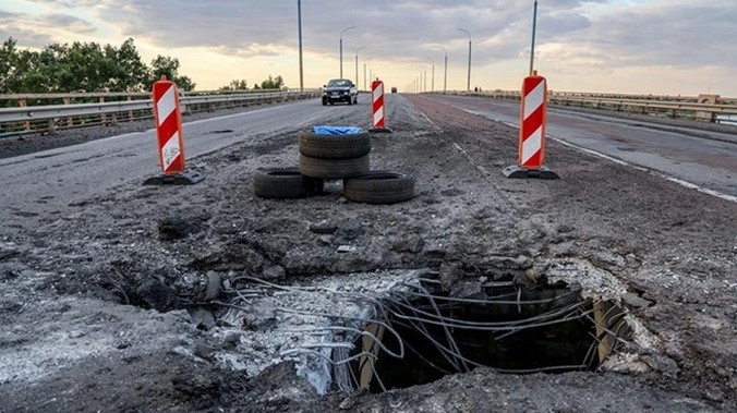 ukraine tuyen bo kiem soat 2 cay cau chien luoc day lui binh si nga o mot so quan tai kherdon ukraine tuyen bo kiem soat 2 cay cau chien luoc day lui binh si nga o mot so quan tai kherdon