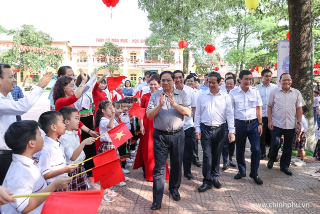thu tuong khong de bat cu hoc sinh nao khong duoc toi truong khong co sach giao khoa thu tuong khong de bat cu hoc sinh nao khong duoc toi truong khong co sach giao khoa